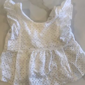 Zara size 5 eyelet top
